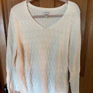 Croft & Barrow Cream V-Neck Sweater.  Light Weight.  Size 1X.